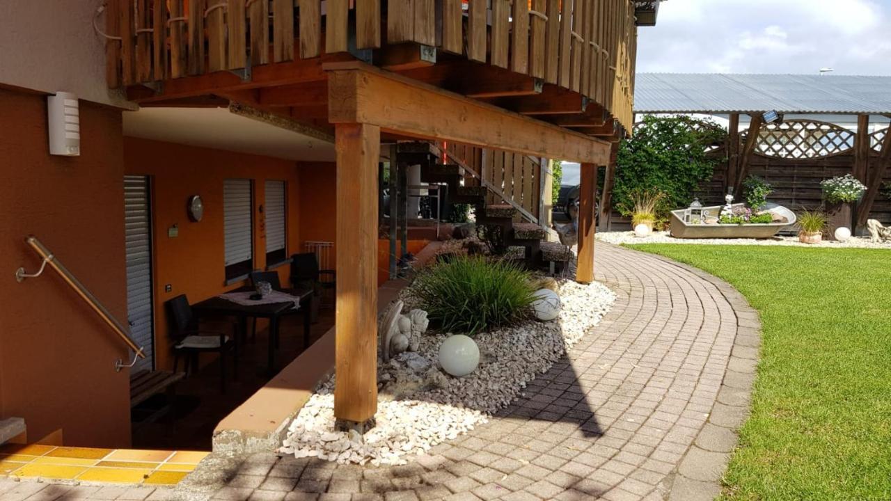 Ferienwohnung Schwarz Sersheim Экстерьер фото